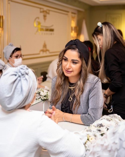 آموزش تاتو رژ لب دائم در آکادمی غزل زرگریان