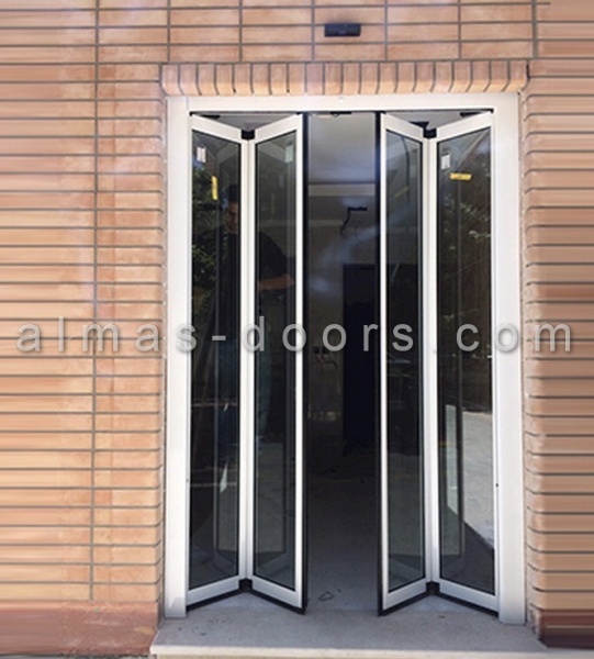 ‏‎درب شیشه ای فولدینگ