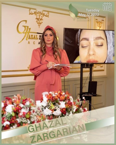 آموزش ریموو ابرو در آکادمی غزل زرگریان